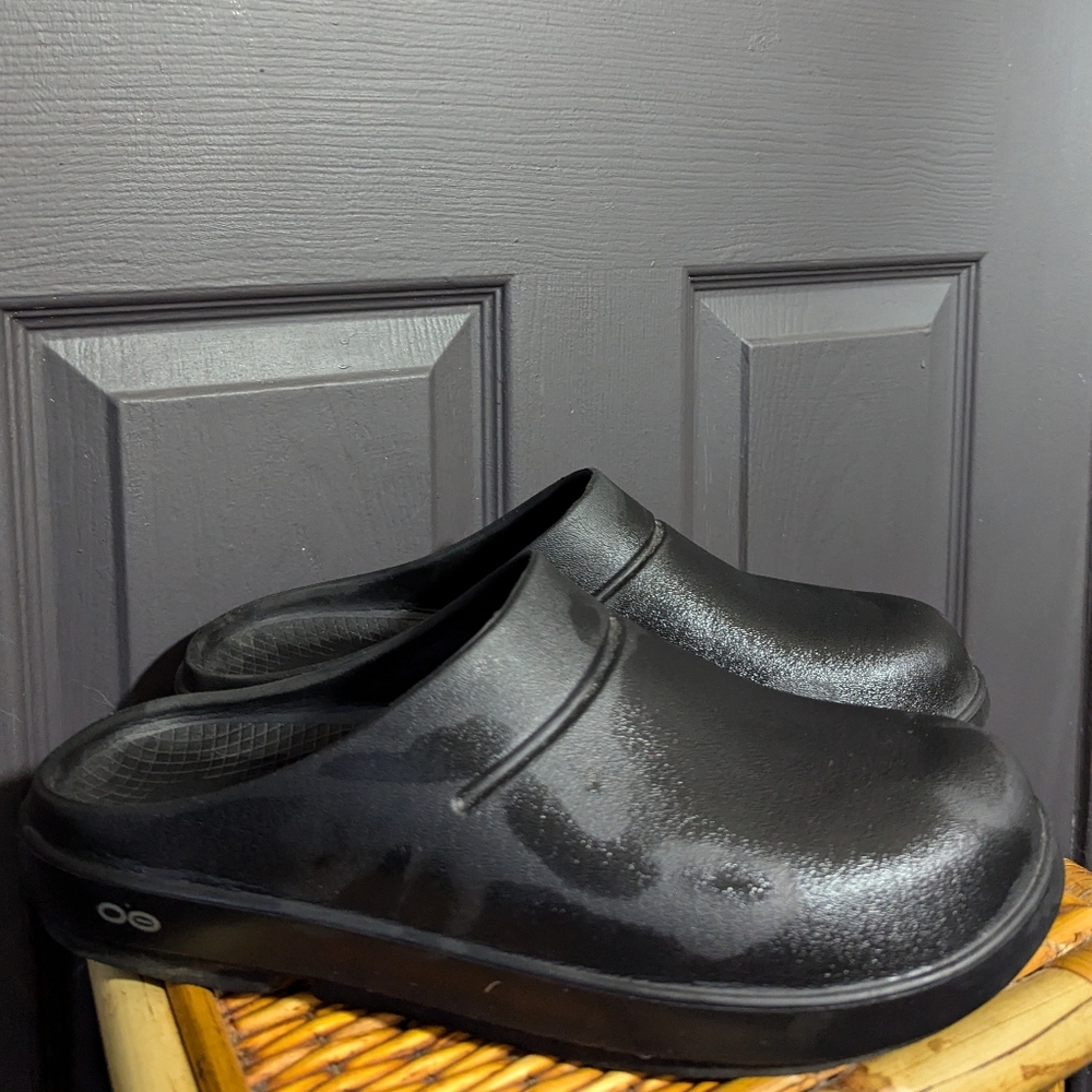 OOFOS OOclog Slide Unisex Recovery Black Clog Shoes